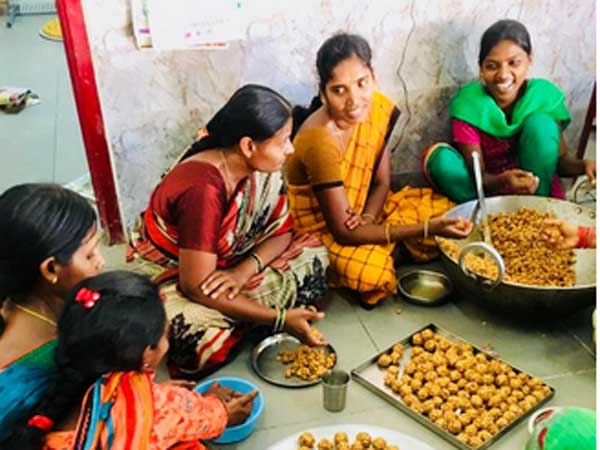 Womens Empowerment ...Srinidhi Telangana pindi vantalu is a progressive step Womens Empowerment ...Srinidhi Telangana pindi vantalu is a progressive step