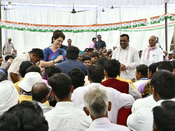 Should I contest from Varanasi? Priyanka Gandhis cryptic message to workers in Raebareli Should I contest from Varanasi? Priyanka Gandhis cryptic message to workers in Raebareli