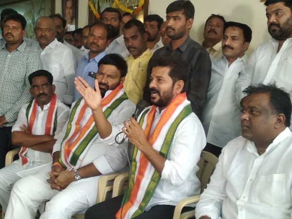 kcr one sided decisions..! Revanth says lok sabha elections teach a lesson to kcr..!! kcr one sided decisions..! Revanth says lok sabha elections teach a lesson to kcr..!!