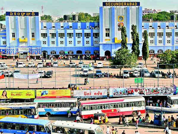 The first female goods train guard in the Secunderabad Division is Madavavi The first female goods train guard in the Secunderabad Division is Madavavi