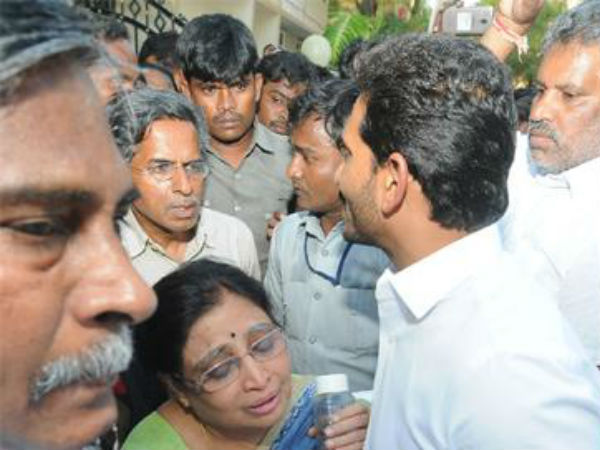 A pitition filed about YS Viveka case postponed to tuesday by highcourt A pitition filed about YS Viveka case postponed to tuesday by highcourt