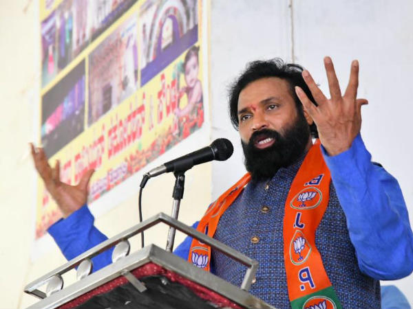 ఢిల్లీలో నాయకుల చర్చ !