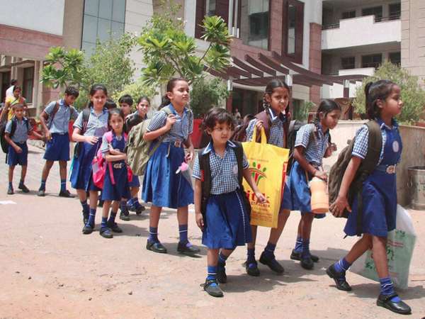 పరిశీలనలోనే దరఖాస్తులు..! ఇంకా పూర్తికాని 2017–18 సంవత్సర చెల్లింపులు..!!
