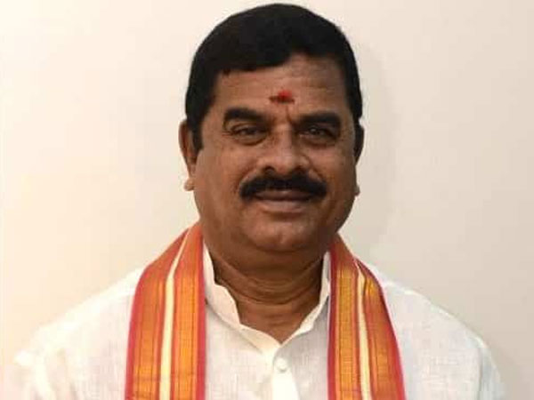 పట్టభద్రులు ఇలాగే...! అదికార పార్టీ అభ్యర్ధిపై రాని స్పష్టత..!!