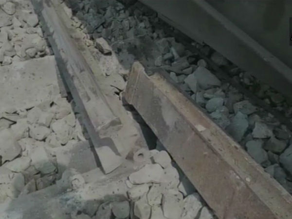 Surat-Chhapra Express derail at Gautamsthan station in Bihar Surat-Chhapra Express derail at Gautamsthan station in Bihar
