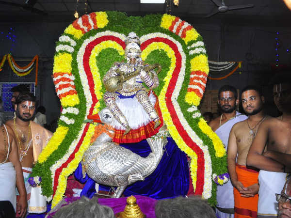 నాలుగో రోజు నల్లనయ్యగా నారసింహుడు