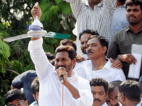 తొలి నుండి వైసిపి అనుమానం..