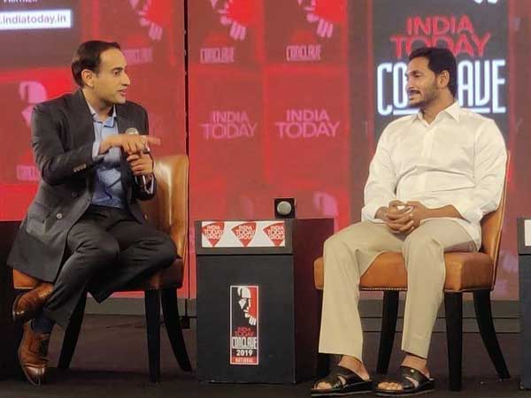 ప్రత్యేక హోదాపై కాంగ్రెస్ బీజేపీలు రెండూ మోసం చేశాయి