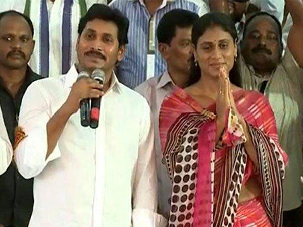 జగన్ ప్రచారం చెయ్యని చోట విజయమ్మ , షర్మిల ప్రచారం