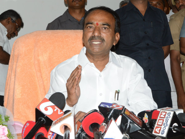 ఈటెల ఇంటికి పాకిన ఇంటర్ సెగ..! విద్యార్థుల భవితకు భరాసా ఇవ్వాలన్న విద్యార్థి సంఘాలు..!!