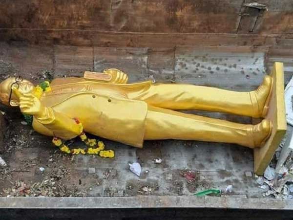 ఇద్దరు జీహెచ్ఎంసీ ఉద్యోగుల అరెస్ట్