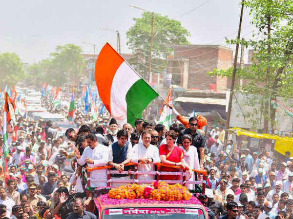 వయానాడ్ లో మొదటి నామినేషన్