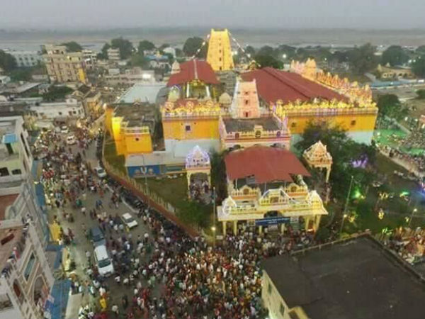 కళ్యాణానికి ఏర్పాట్లు చేసిన అధికారులు