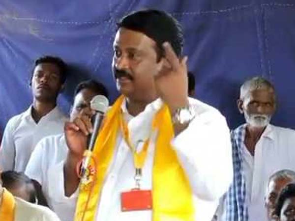 ఎమ్మెల్యే ప్రసంగం అడ్డుకునేందుకు టపాసులు పేల్చి, మైకుల్లో కేకలు వేసిన వైసీపీ శ్రేణులు