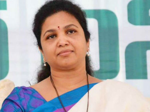బుట్టా రేణుకను ప్రచారానికి వద్దన్న అభ్యర్థి..! ఎందుకో చెప్పాలని ఎదురు తిరిగిన చేనేత కార్మికులు..!!