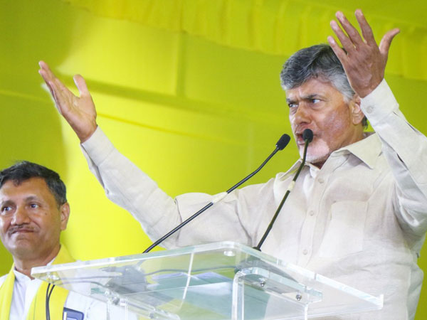 తాను పడితే ఉడుంపట్టు .. లక్ష్మీ నారాయణలా మధ్యలో విడిచిపెట్టను అన్న చంద్రబాబు