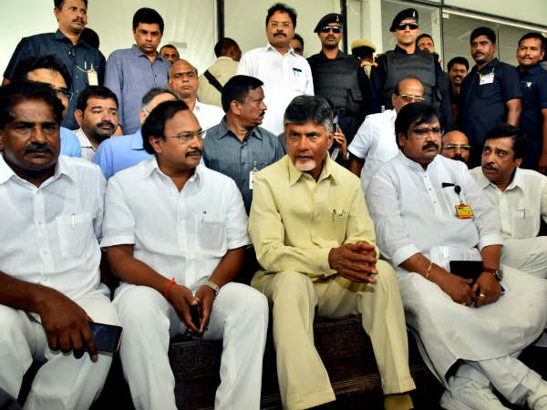టిడిపిని ఇబ్బంది పెట్టేందుకు ఏకమయ్యారు..