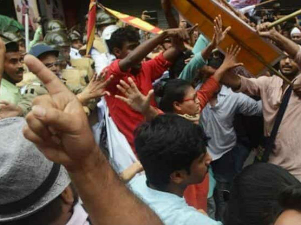 One killed after Clashes erupt between TMC and BJP in third phase polling One killed after Clashes erupt between TMC and BJP in third phase polling