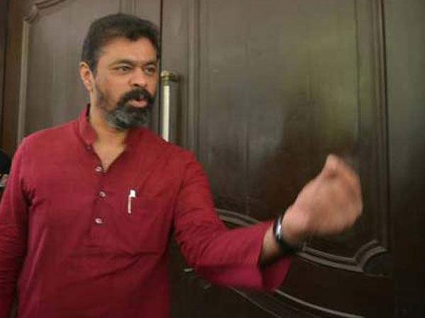 Police searches in CM Ramesh House is high drama : Suspected by english media Police searches in CM Ramesh House is high drama : Suspected by english media