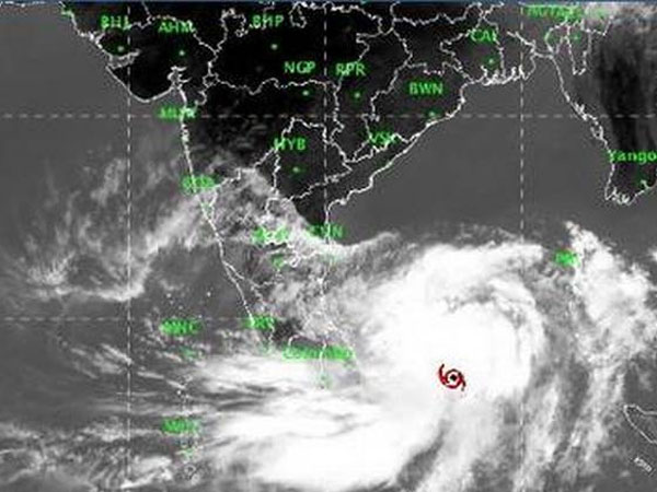 చెన్నైకి తూర్పు ఆగ్నేయంగా కేంద్రీకృతమైన తుపాను