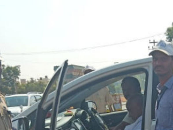 On duty Election Officers checked former Prime Minister HD Deve Gowdas Car at Tumkur On duty Election Officers checked former Prime Minister HD Deve Gowdas Car at Tumkur