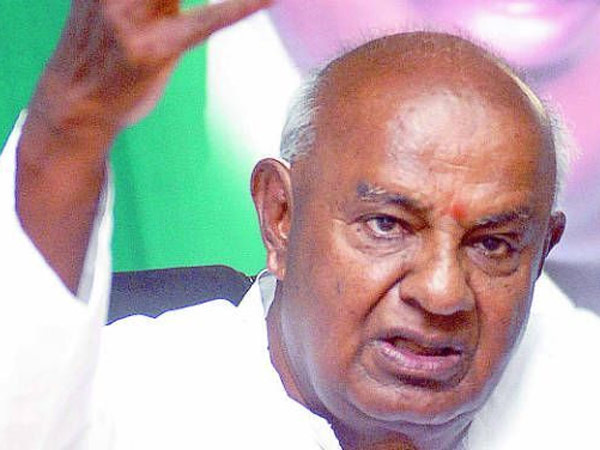 దేవేగౌడ సోదరుడి కుమారుడి ఇంటిపైనా దాడులు..
