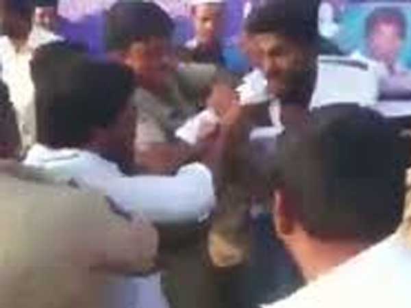 YSRCP Workers allegedly attacked on TNSF Leader in Nellore District YSRCP Workers allegedly attacked on TNSF Leader in Nellore District