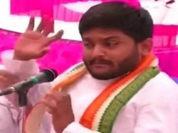 రాజకీయ నేతలపై బౌతిక దాడులు..! పబ్లిసిటి కోసమా..! పాగల్ వ్యవహారమా..!!