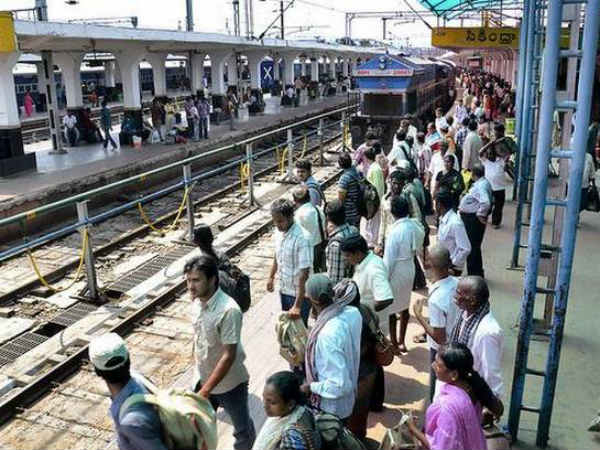South Central Railway wrote new history Six laksh commuters traveled from Four stations South Central Railway wrote new history Six laksh commuters traveled from Four stations