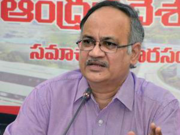 Kutumba rao says Vijaya Sai reddy as Dog and he is not an auditor Kutumba rao says Vijaya Sai reddy as Dog and he is not an auditor