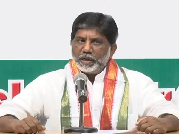తక్షణం డిస్ క్వాలిఫై చేయాలి..! స్పీకర్ కు వినతి పత్రం అంజేసిన టీపిసిసి..!!