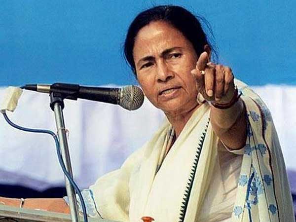 స్వీట్లు, గిఫ్ట్ ఇవ్వడం మా సాంప్రదాయం ,దిదీ