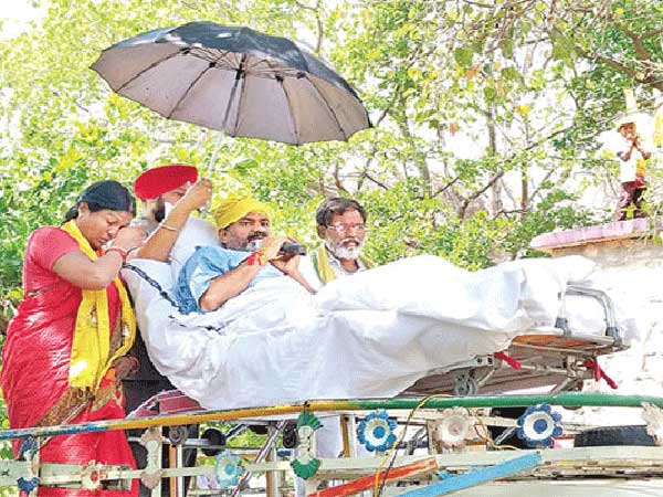 నామినేషన్ కూడా స్ట్రెచర్ పైన ఉండే వేసిన తిక్కారెడ్డి