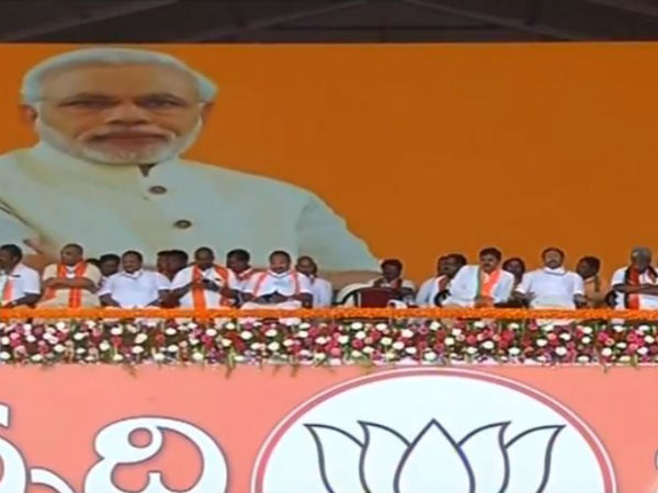 చంద్రబాబుకు స్టిక్కర్లు అతికించడమే పని!