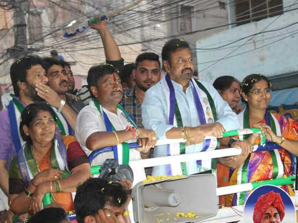 చంద్రబాబు నిజస్వరూపం తెలుసుకోవాలా?.. లక్ష్మీస్ ఎన్టీఆర్ చూడండి