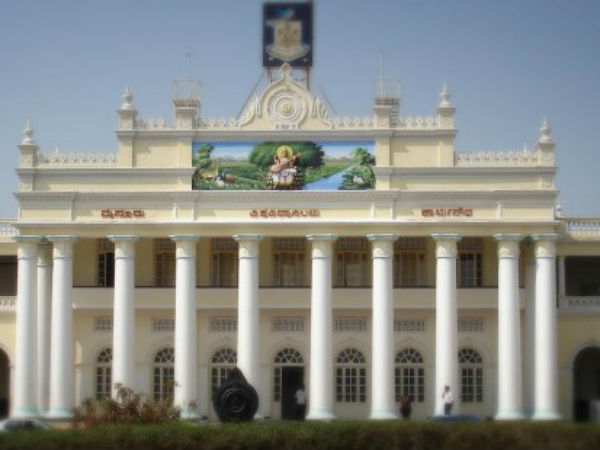 3 నెలలుగా సమస్య.. ధర్నా