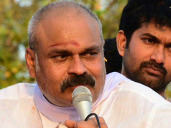 నాన్ లోకల్ అన్న వ్యాఖ్యలపై మండిపడిన నాగబాబు .. రాస్కెల్స్ అంటూ ప్రతిదాడి