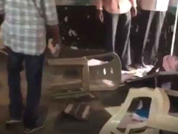 Clash between TDP and YSRCP Supporters in Narasaraopet Assembly in Guntur District Clash between TDP and YSRCP Supporters in Narasaraopet Assembly in Guntur District
