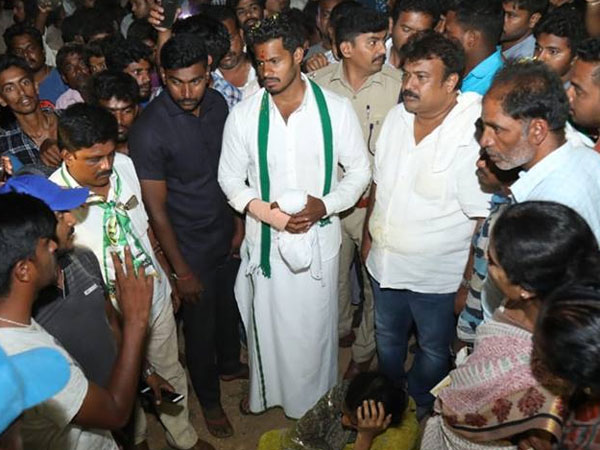 మండ్య ఓటర్లు లక్షం
