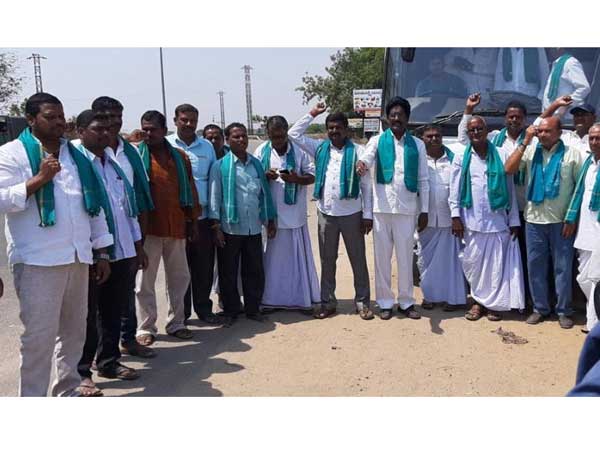 పసుపు ,ఎర్రజోన్న రైతుల మద్దతు ధర ఉద్యమం..