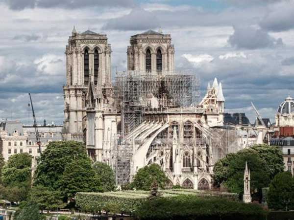 Notre-Dame Fire Investigators Focus on Short-Circuit and Cigarettes Notre-Dame Fire Investigators Focus on Short-Circuit and Cigarettes