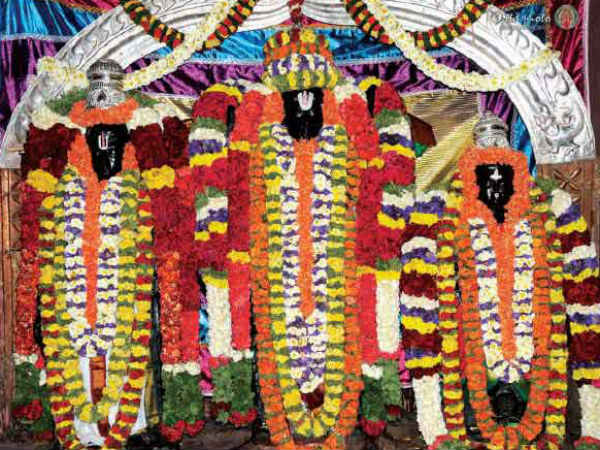 ఏకశిలపై సీతారాములు ..