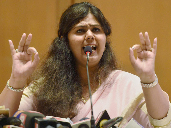ప్రచారం కోసం పాకులాట