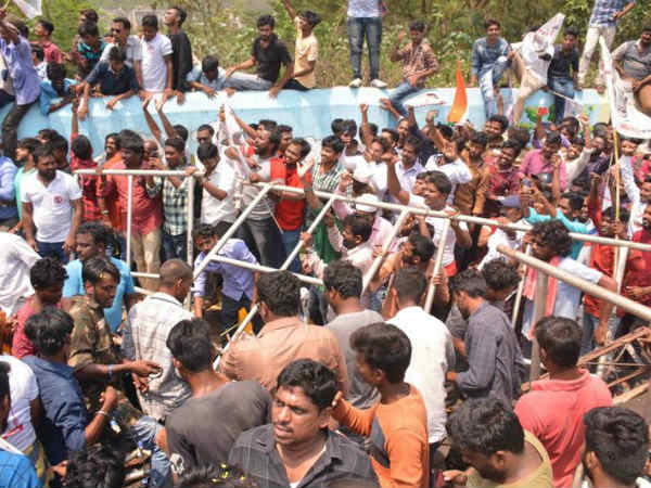 విశాఖలో పవన్ కళ్యాణ్ సభలో అపశృతి