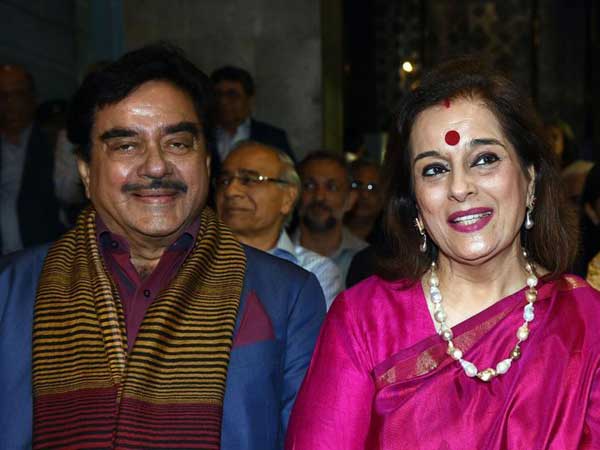రెండు వేర్వేరు పార్టీల్లో ఒకే కుటుంబ సభ్యులు