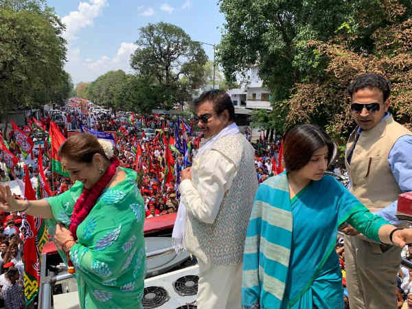 Akhilesh Yadav and Poonam Sinha files nominations from Azamgarh and Lucknow respectively Akhilesh Yadav and Poonam Sinha files nominations from Azamgarh and Lucknow respectively