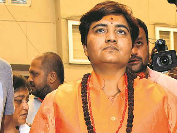 హేమంత్ కర్కరేపై వివాదాస్పద వ్యాఖ్యలు