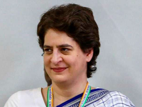 Priyanka Gandhi praises her woman helicopter pilot Priyanka Gandhi praises her woman helicopter pilot