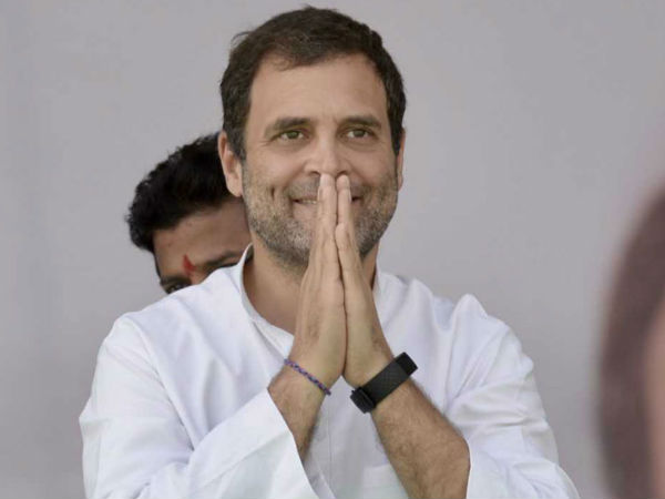 మార్ఫింగ్ లేక పూర్ ఎడిటింగ్ ఫోటో అనే అనుమానాలు