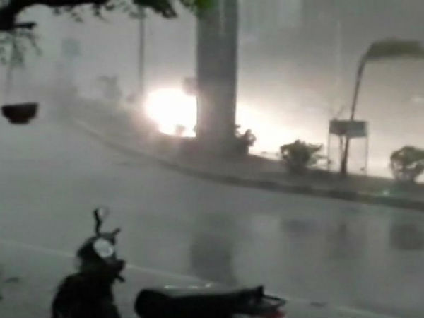 Heavy rains, severe thunder storms lash Gujarat, Rajasthan and MP; account for 35 lives Heavy rains, severe thunder storms lash Gujarat, Rajasthan and MP; account for 35 lives